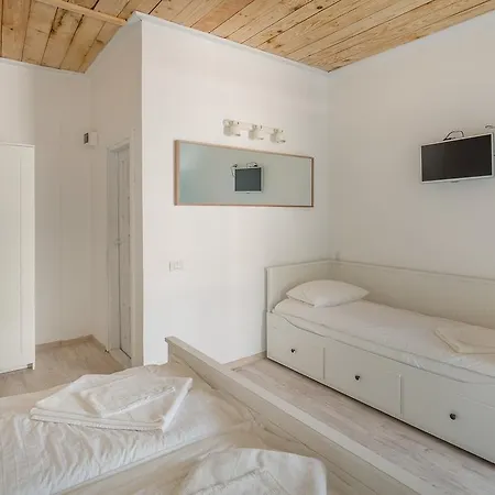 Pensión Casa Stavros Două Mai
