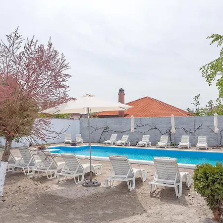 Casa Stavros دووا مايْ