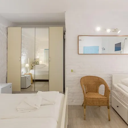Casa Stavros Pensionat Două Mai